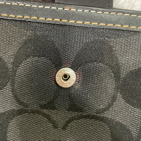 Coach: Signature Wallet Billfold w/ Snap Flap - Picture 7 of 11